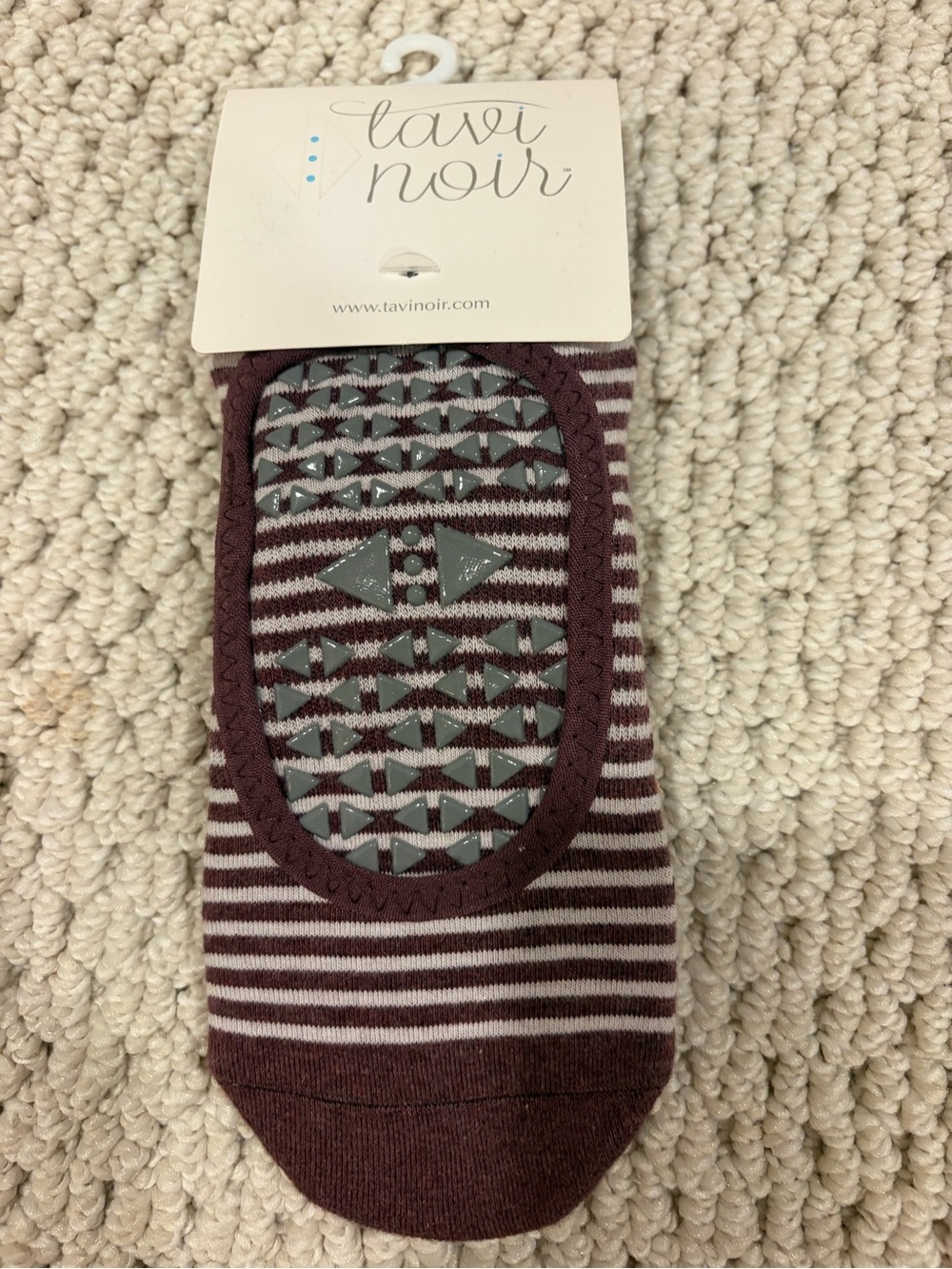 Tavi Noir Women’s No-Show Grip Socks - Maroon Stripe